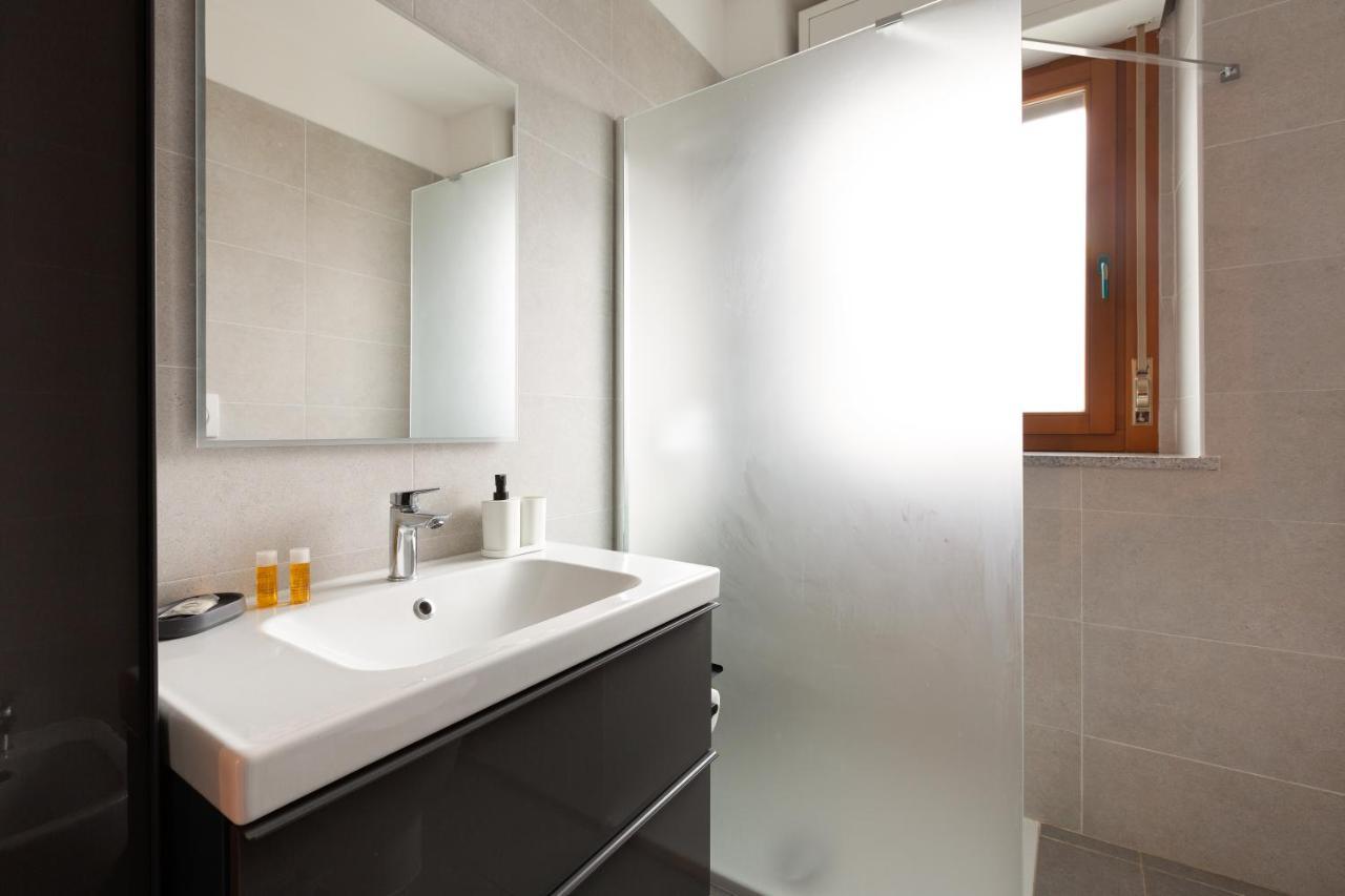Milan Comfy Apartment X3 - With Balcony Экстерьер фото