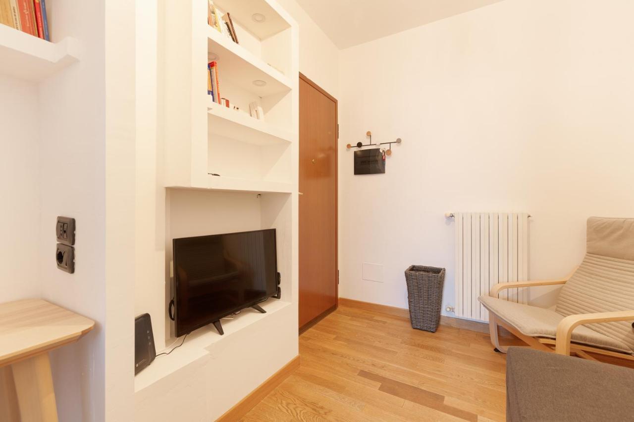 Milan Comfy Apartment X3 - With Balcony Экстерьер фото